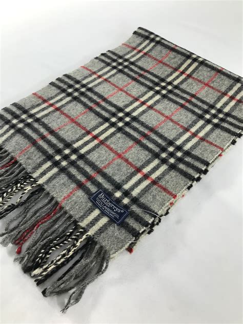 bufanda burberry falsa|second hand Burberry scarf.